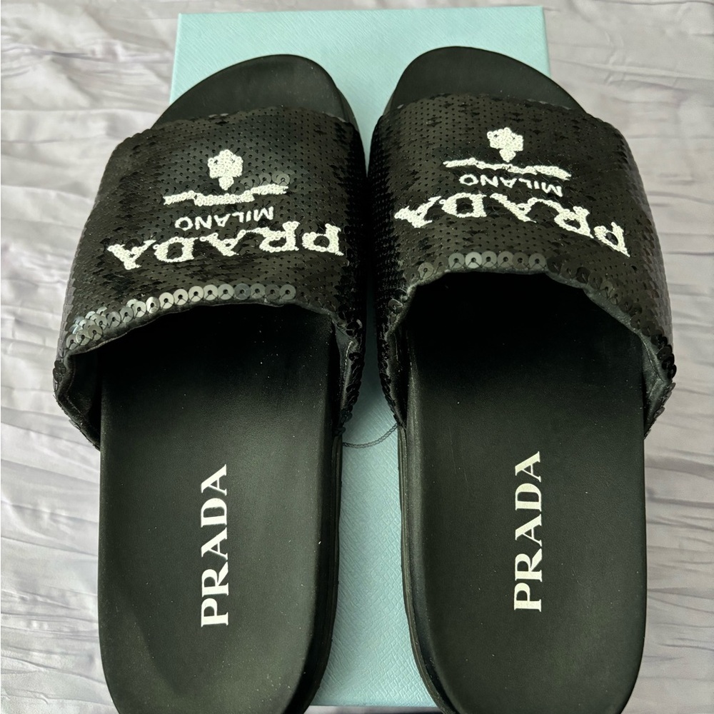 Prada slides - Picture 7 of 11